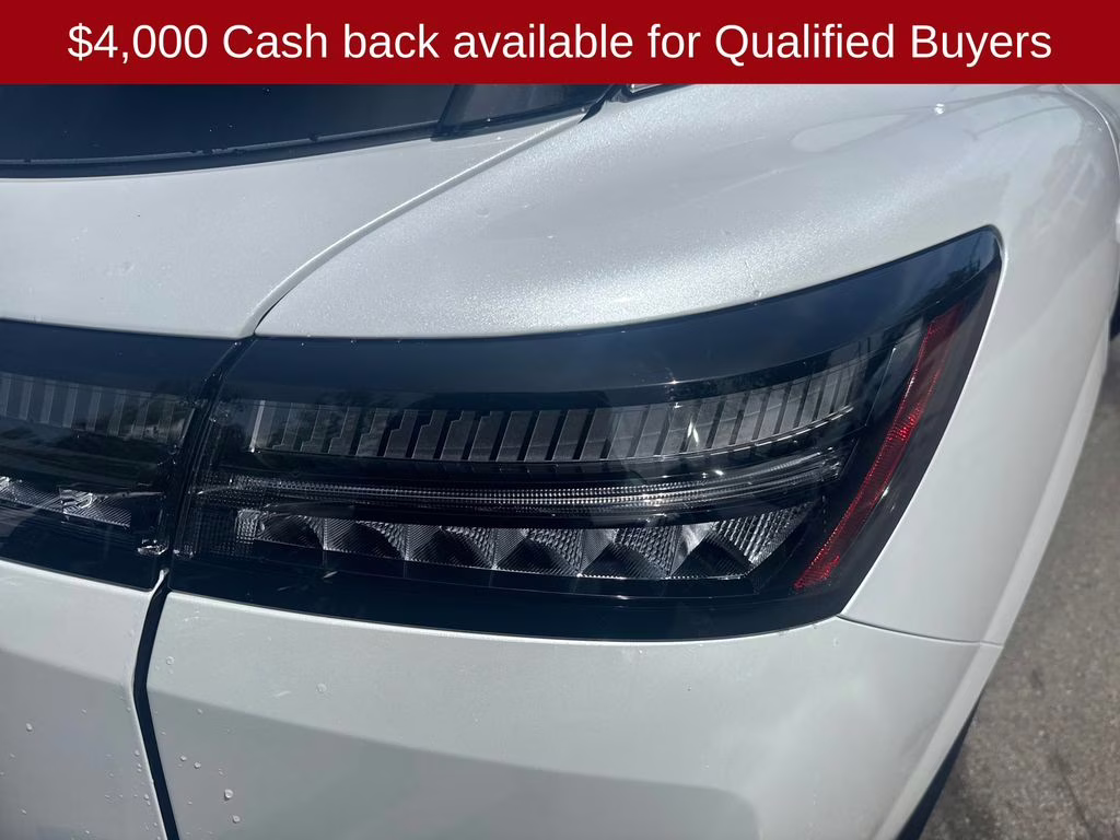 2026 Everest White Pearl Tricoat Nissan Murano SL AWD SUV