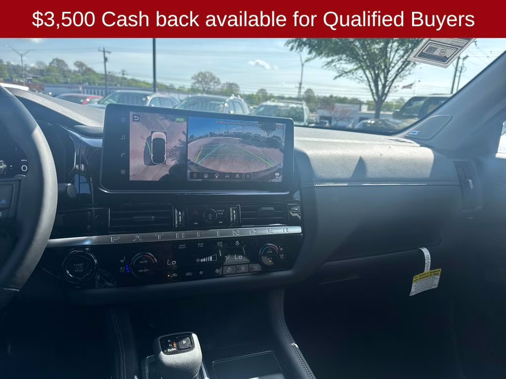 2026 Everest White Pearl/Black Nissan Pathfinder Platinum FWD SUV