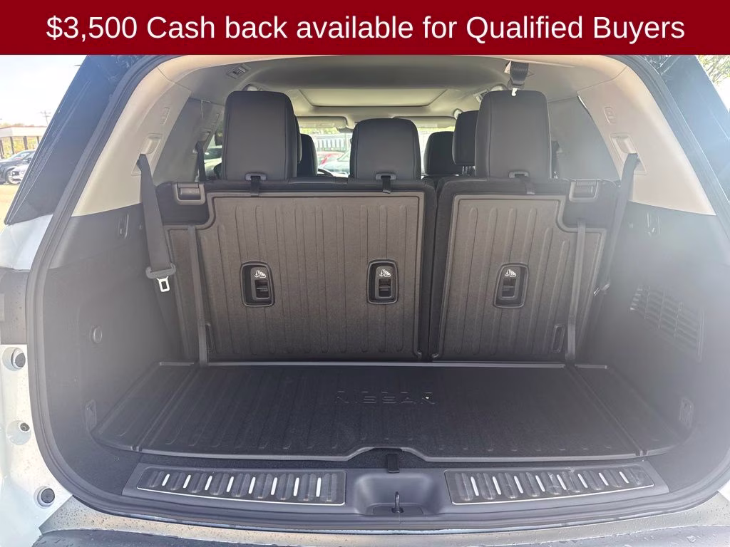 2026 Everest White Pearl/Black Nissan Pathfinder Platinum FWD SUV