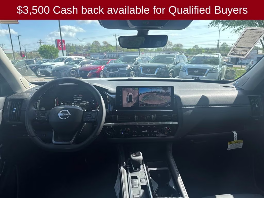 2026 Everest White Pearl/Black Nissan Pathfinder Platinum FWD SUV
