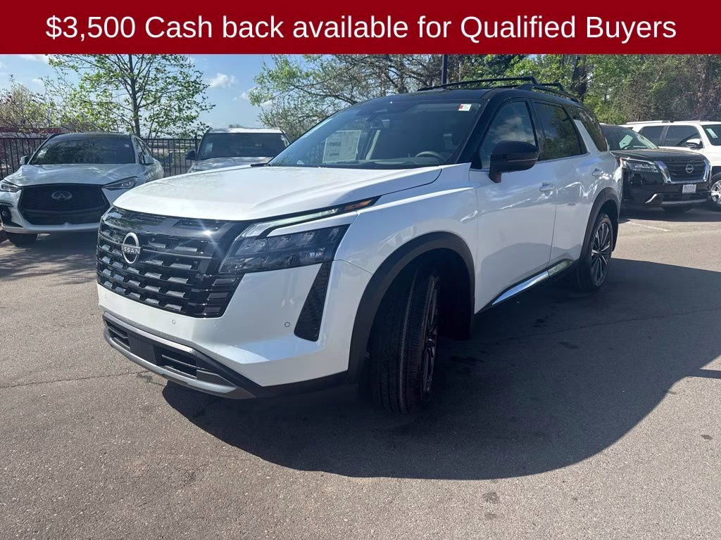 2026 Everest White Pearl/Black Nissan Pathfinder Platinum FWD SUV