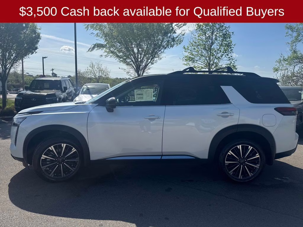 2026 Everest White Pearl/Black Nissan Pathfinder Platinum FWD SUV