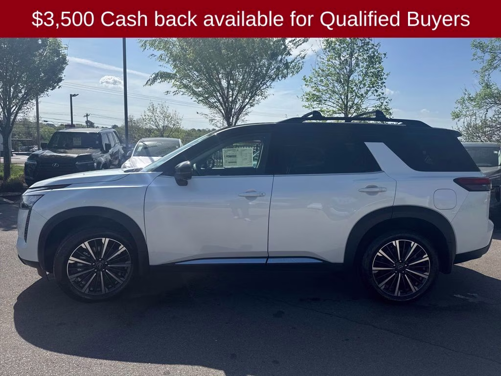2026 Everest White Pearl/Black Nissan Pathfinder Platinum FWD SUV