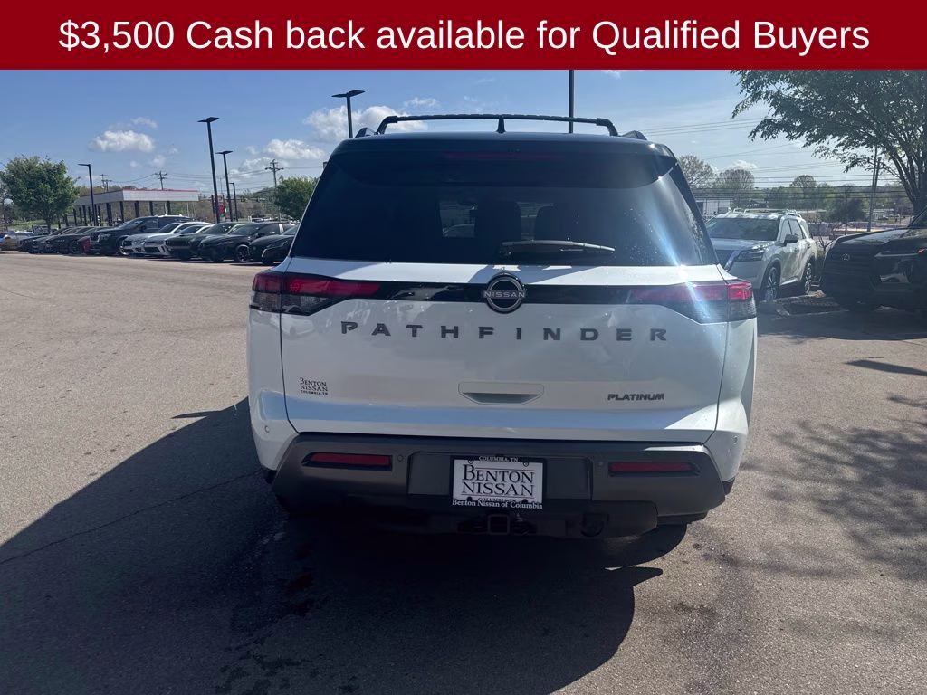 2026 Everest White Pearl/Black Nissan Pathfinder Platinum FWD SUV