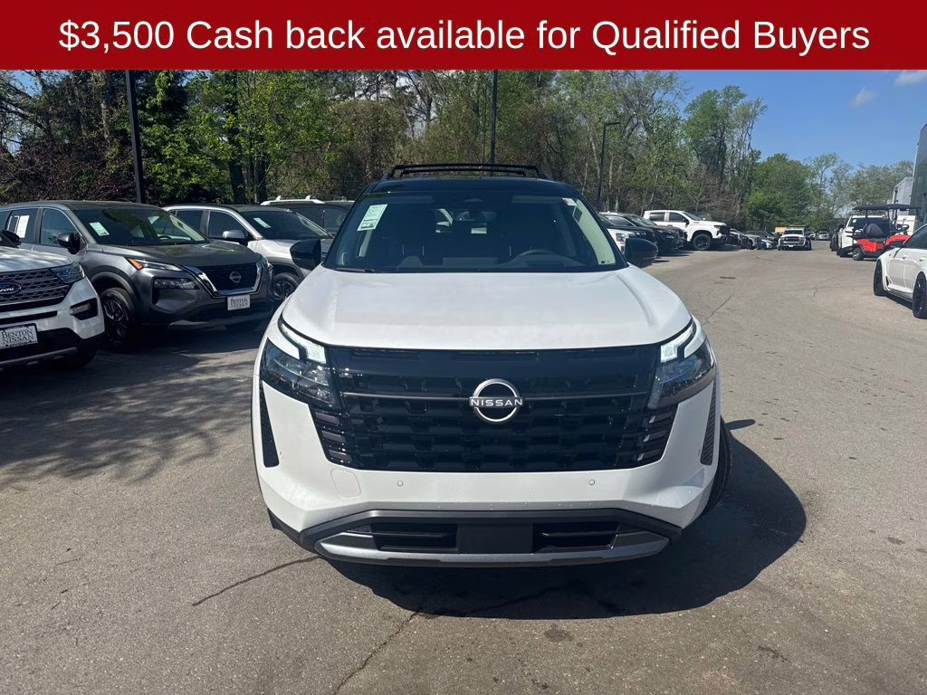 2026 Everest White Pearl/Black Nissan Pathfinder Platinum FWD SUV