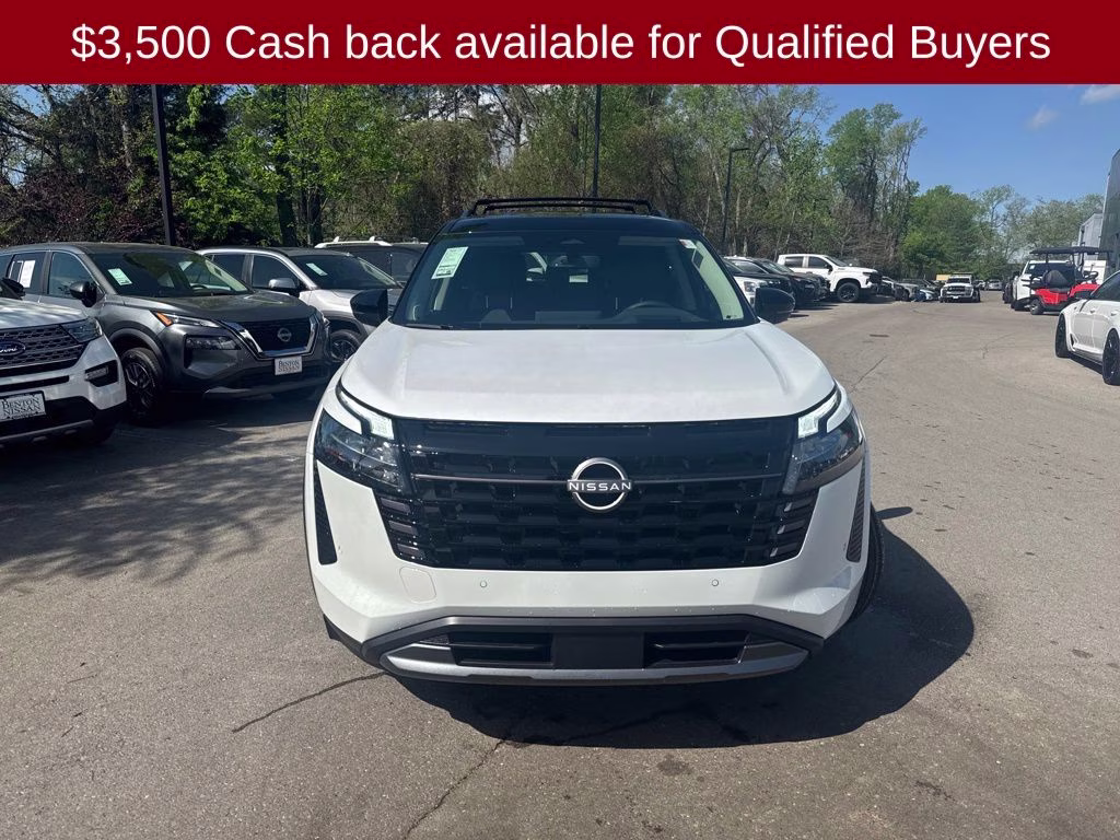 2026 Everest White Pearl/Black Nissan Pathfinder Platinum FWD SUV