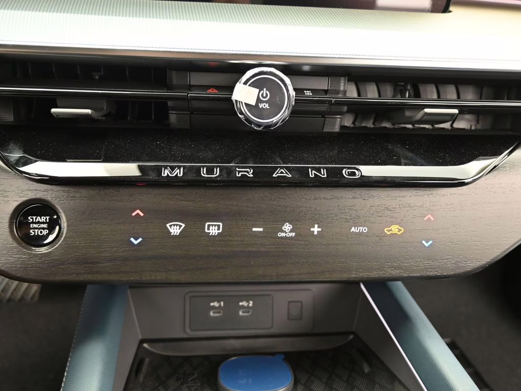 2026 Everest White Pearl/Black Nissan Murano Platinum AWD SUV