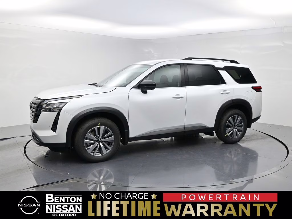 2026 Everest White Pearl Tricoat Nissan Pathfinder SL FWD SUV