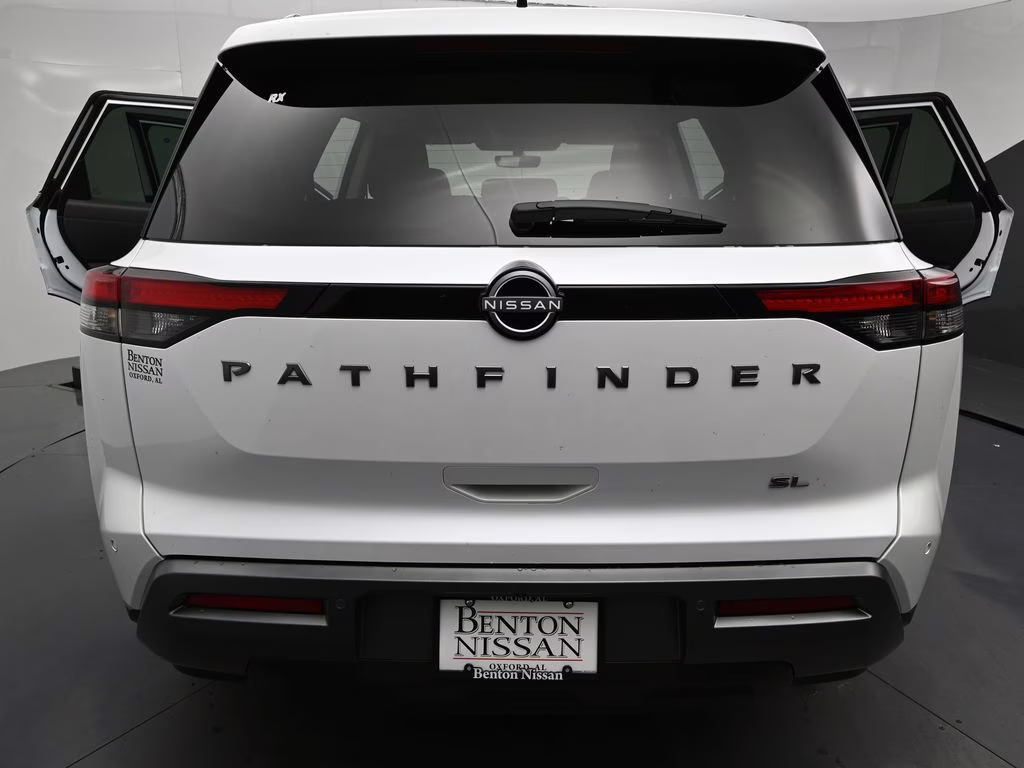 2026 Everest White Pearl Tricoat Nissan Pathfinder SL FWD SUV