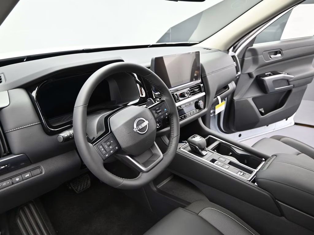 2026 Everest White Pearl Tricoat Nissan Pathfinder SL FWD SUV