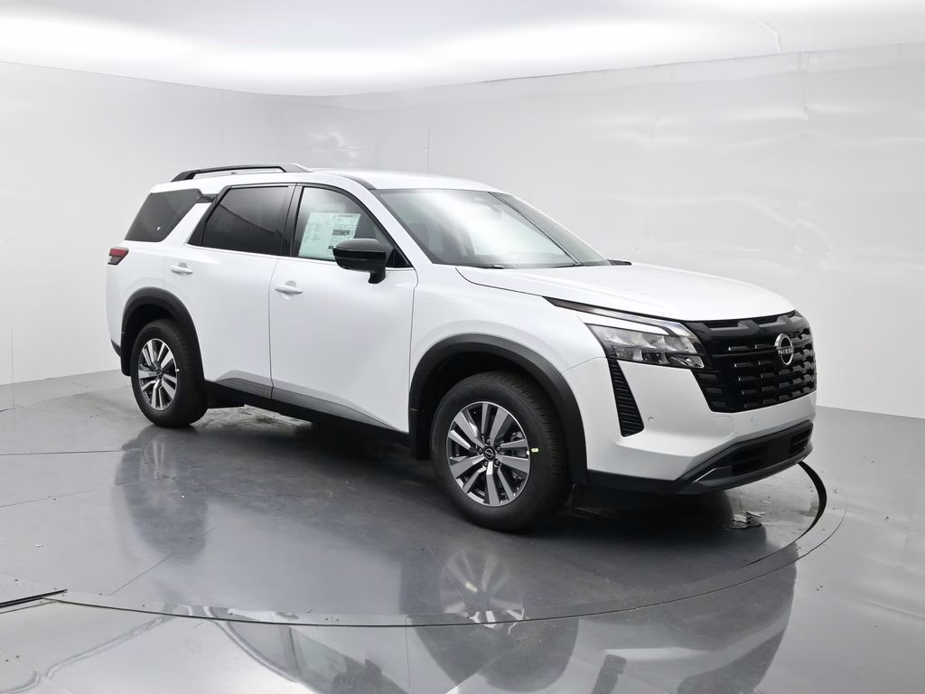 2026 Everest White Pearl Tricoat Nissan Pathfinder SL FWD SUV