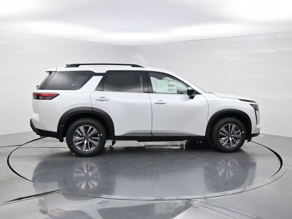 2026 Everest White Pearl Tricoat Nissan Pathfinder SL FWD SUV