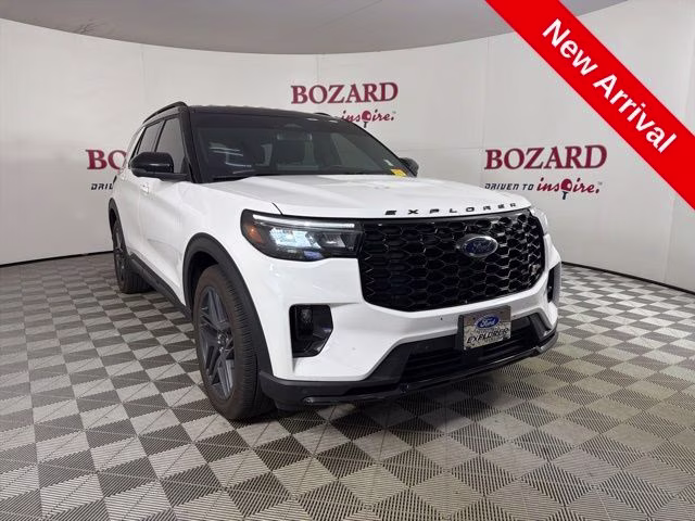 2025 White Metallic Ford Explorer ST 4X4 SUV