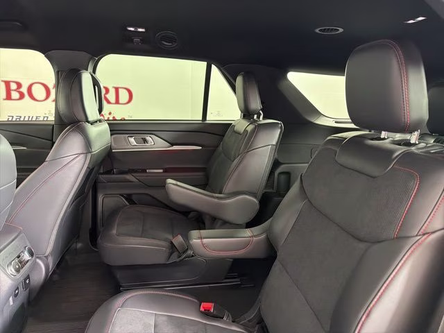 2025 White Metallic Ford Explorer ST 4X4 SUV