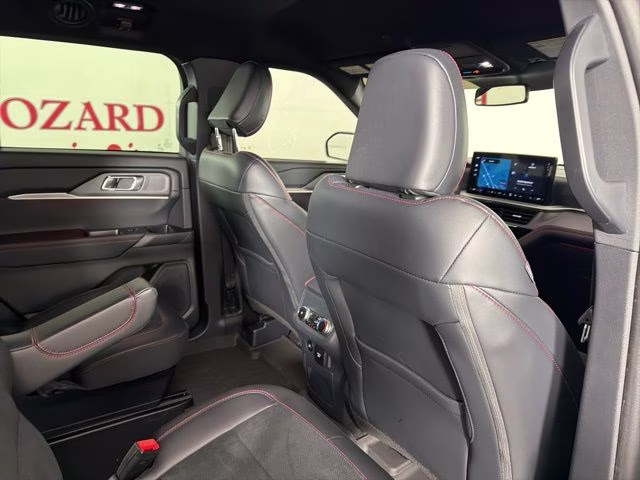2025 White Metallic Ford Explorer ST 4X4 SUV