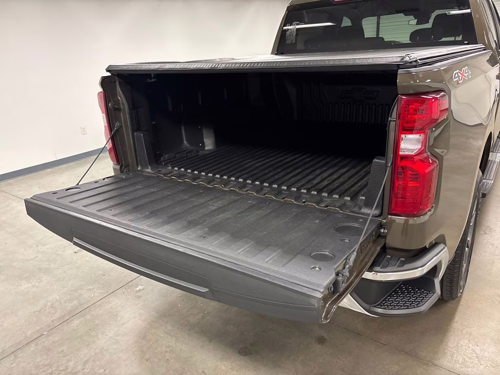 2023 Harvest Bronze Metallic Chevrolet Silverado 1500 LT 4X4 Truck