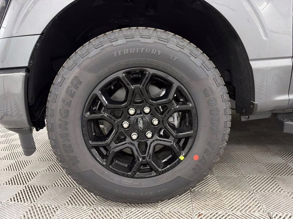 2026 CARBONIZED GRAY Ford F-150 Lariat RWD Truck