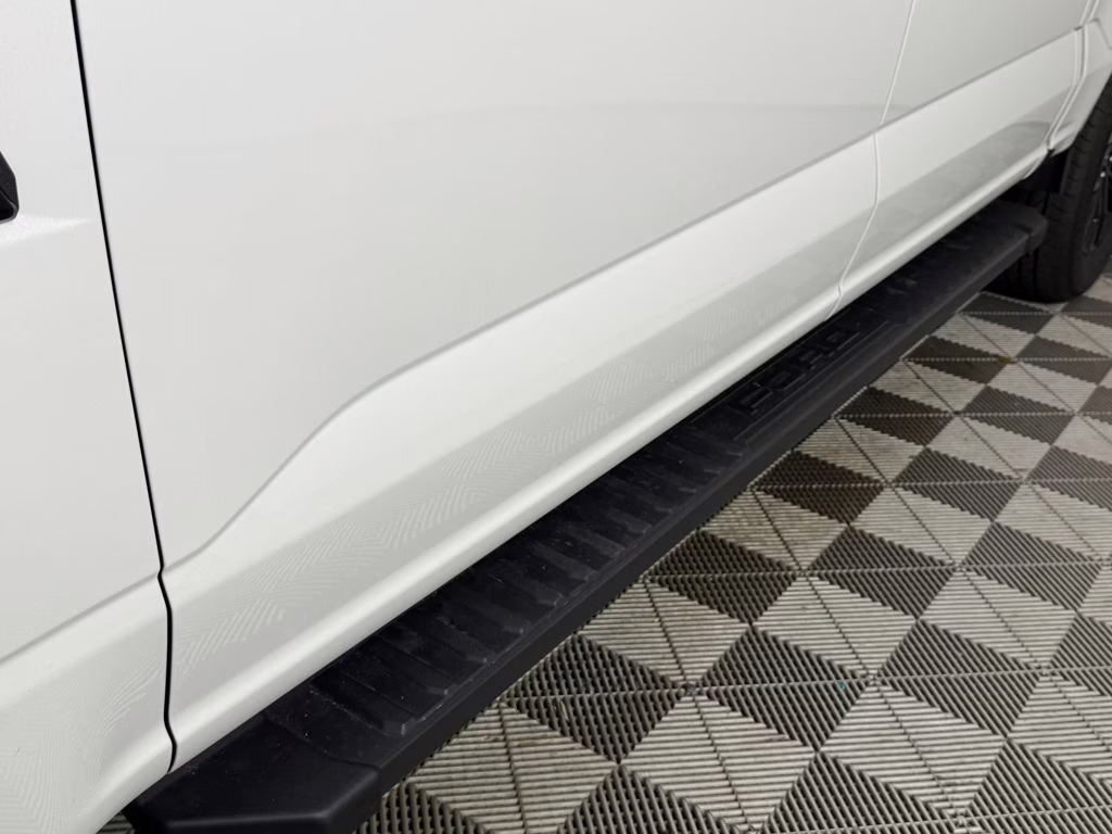 2026 Star White Metallic Tri-Coat Ford F-150 Lariat 4X4 Truck