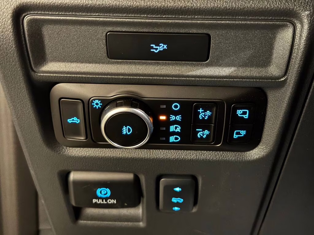 2026 Star White Metallic Tri-Coat Ford F-150 Lariat 4X4 Truck