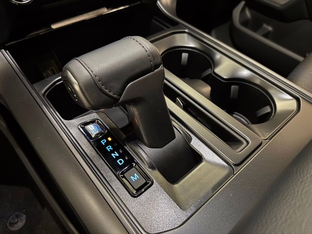 2026 Star White Metallic Tri-Coat Ford F-150 Lariat 4X4 Truck