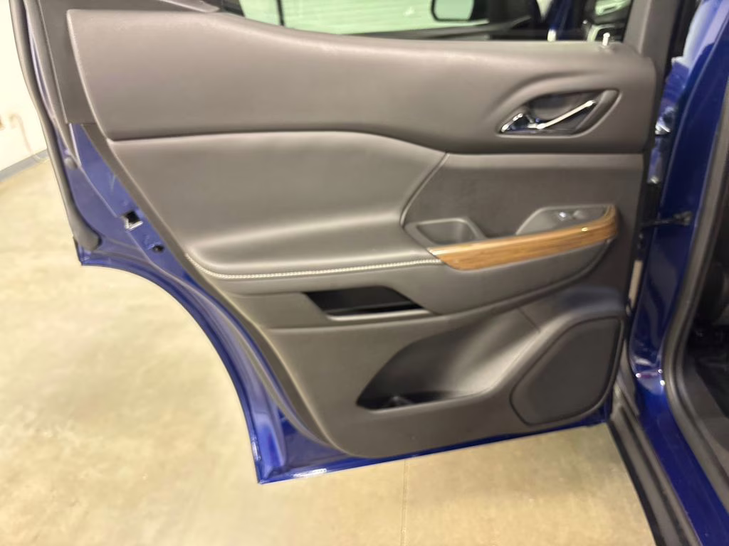 2023 Ultra Blue Metallic GMC Acadia SLE AWD SUV