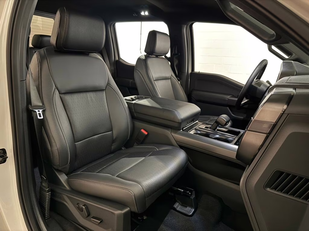 2026 Star White Metallic Tri-Coat Ford F-150 Lariat 4X4 Truck