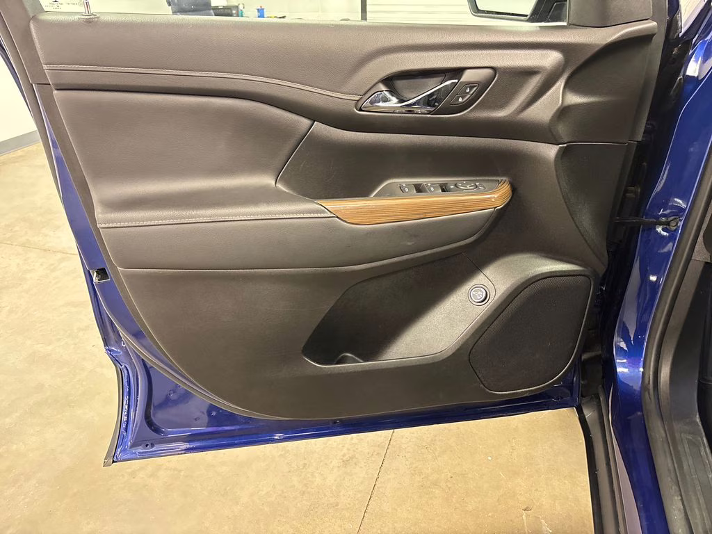 2023 Ultra Blue Metallic GMC Acadia SLE AWD SUV