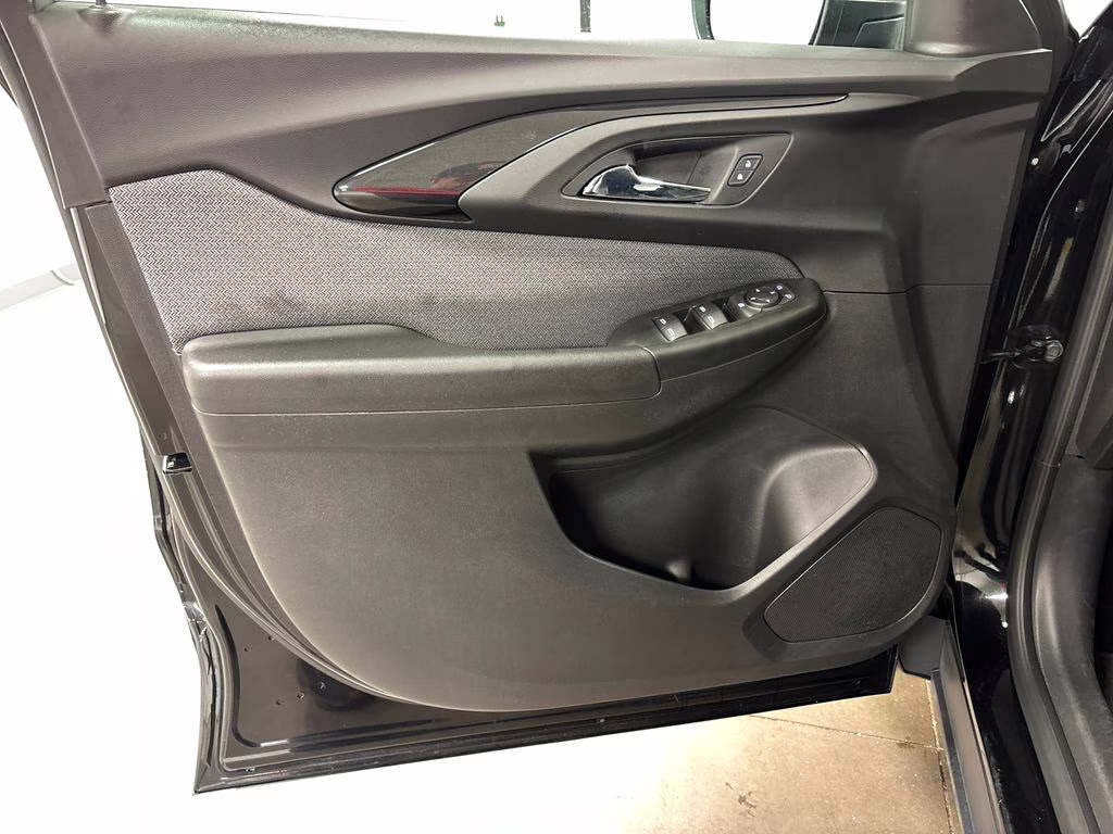 2021 Mosaic Black Metallic Chevrolet Trailblazer LT FWD SUV