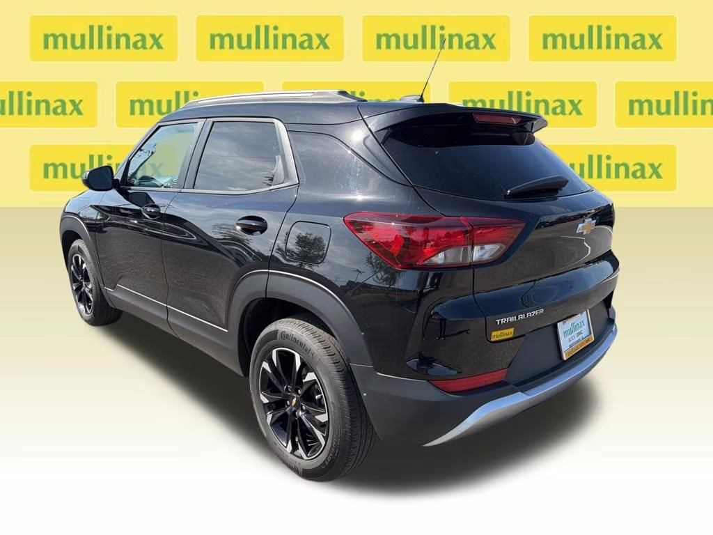 2021 Mosaic Black Metallic Chevrolet Trailblazer LT FWD SUV