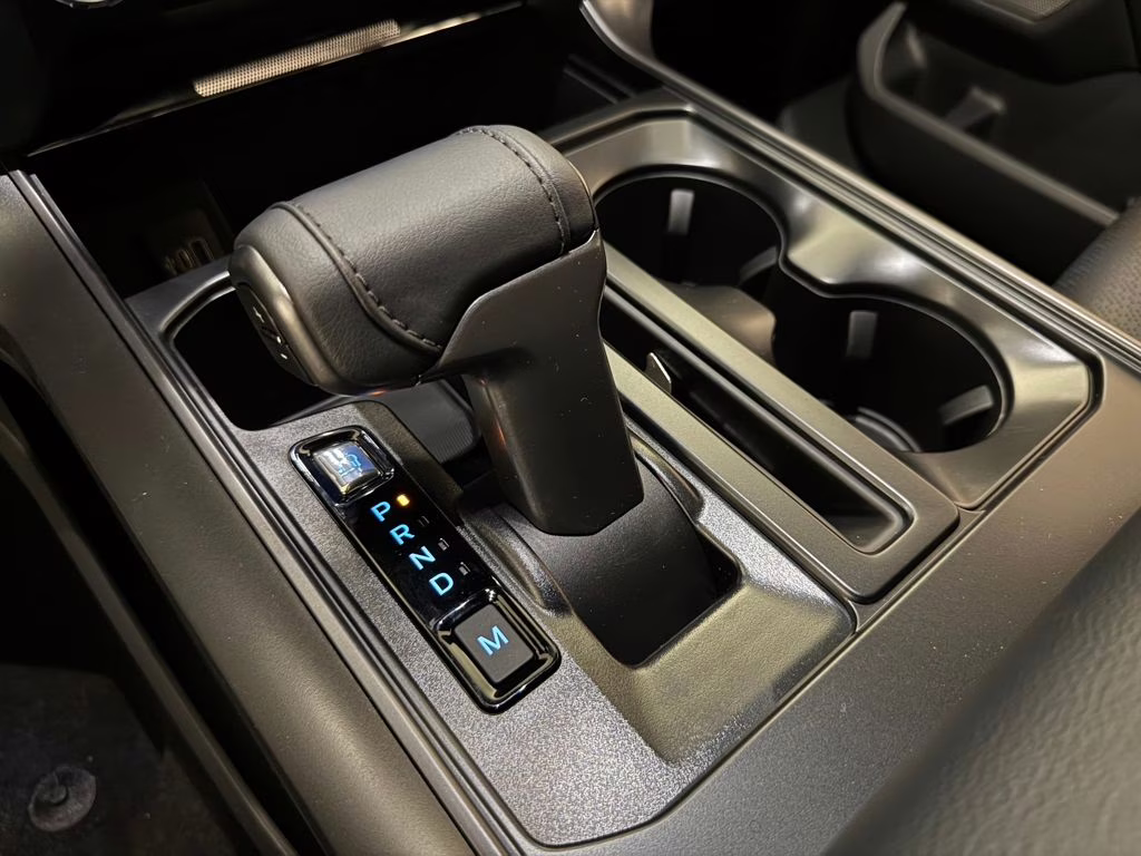 2026 Star White Metallic Tri-Coat Ford F-150 Lariat 4X4 Truck