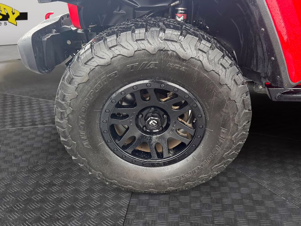 2022 Firecracker Red Clearcoat Jeep Gladiator Rubicon 4X4 Truck