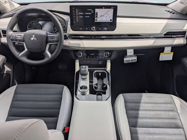 2026 White Diamond Mitsubishi Outlander SE FWD SUV