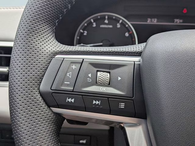 2026 White Diamond Mitsubishi Outlander SE FWD SUV