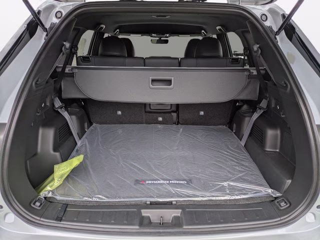 2026 White Diamond Mitsubishi Outlander SE FWD SUV