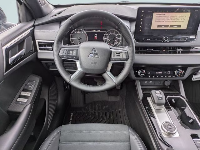 2026 White Diamond Mitsubishi Outlander SE FWD SUV