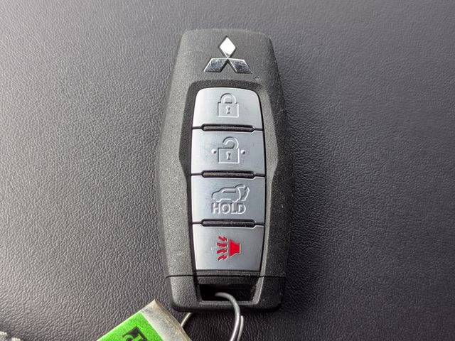2026 White Diamond Mitsubishi Outlander SE FWD SUV
