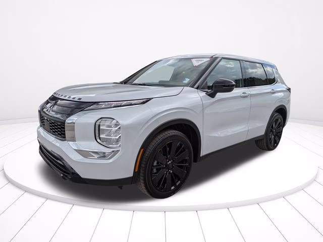2026 White Diamond Mitsubishi Outlander SE FWD SUV