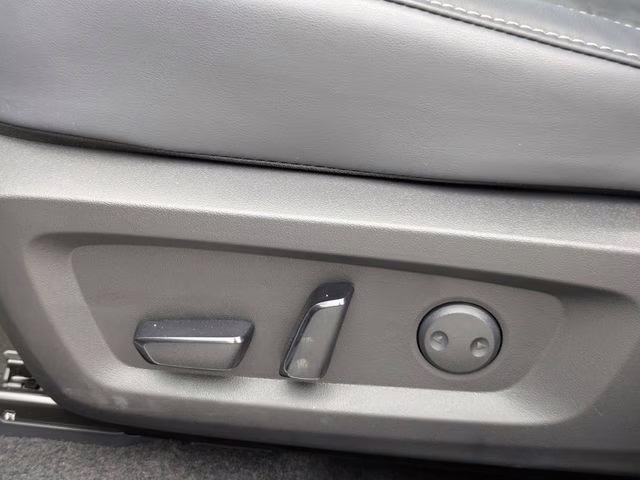 2026 White Diamond Mitsubishi Outlander SE FWD SUV