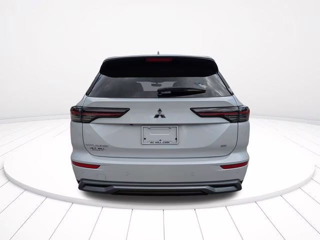 2026 White Diamond Mitsubishi Outlander SE FWD SUV