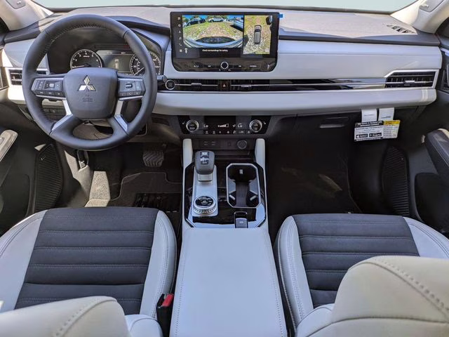 2026 White Diamond Mitsubishi Outlander SE FWD SUV