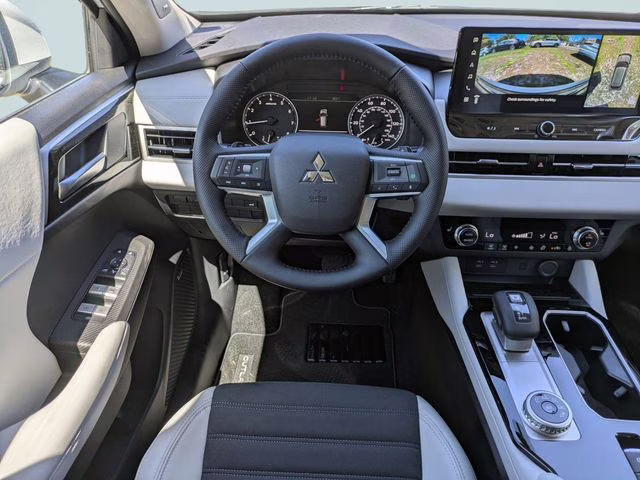 2026 White Diamond Mitsubishi Outlander SE FWD SUV