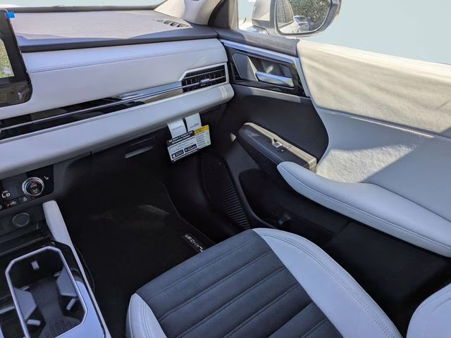 2026 White Diamond Mitsubishi Outlander SE FWD SUV