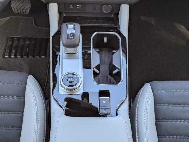 2026 White Diamond Mitsubishi Outlander SE FWD SUV