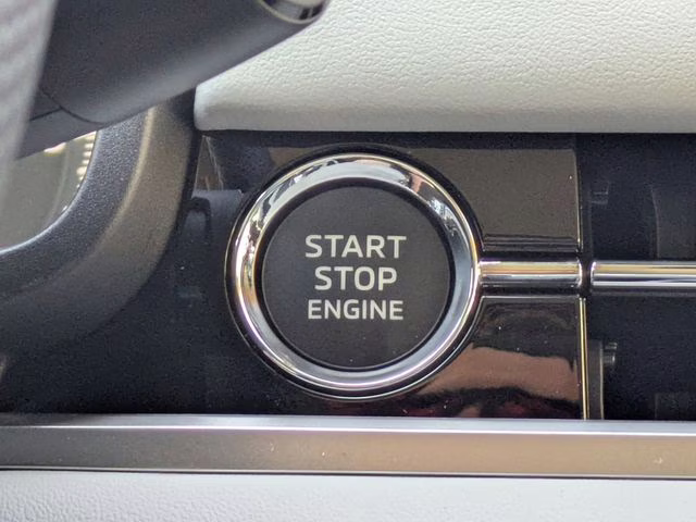 2026 White Diamond Mitsubishi Outlander SE FWD SUV