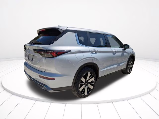 2026 White Diamond Mitsubishi Outlander SE FWD SUV