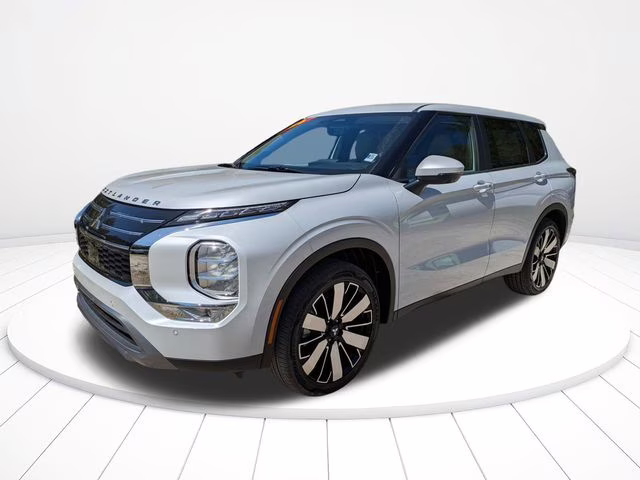 2026 White Diamond Mitsubishi Outlander SE FWD SUV