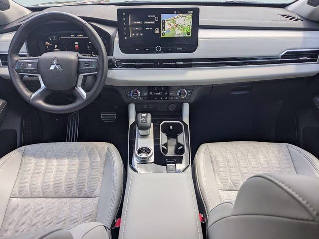 2025 Silver Mitsubishi Outlander Platinum Edition AWD SUV