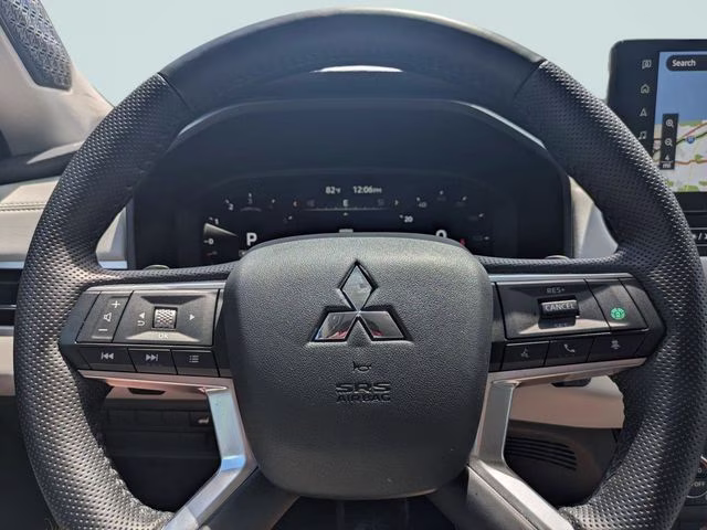 2025 Silver Mitsubishi Outlander Platinum Edition AWD SUV