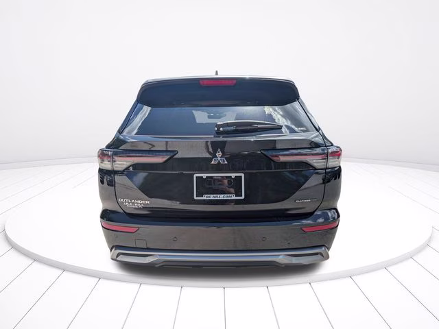 2025 Silver Mitsubishi Outlander Platinum Edition AWD SUV