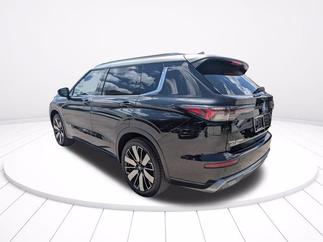 2025 Silver Mitsubishi Outlander Platinum Edition AWD SUV